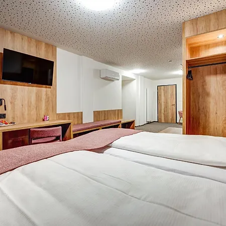 Leinotel Guest house