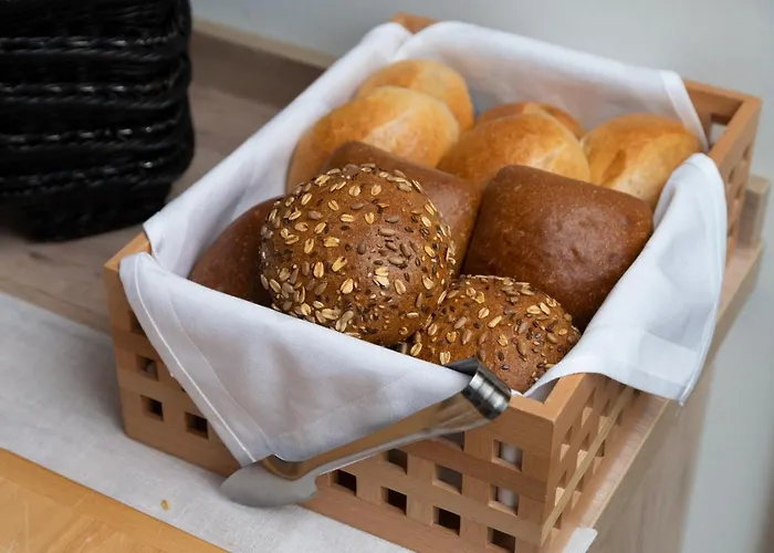 Leinotel 招待所 3*